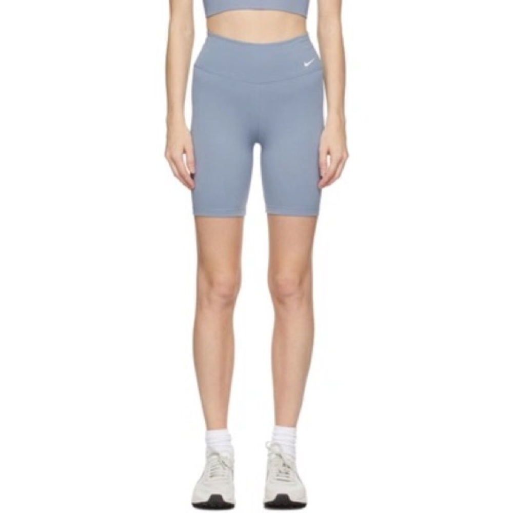 Nike One: Women’s Mid-Rise 18cm Bike Shorts